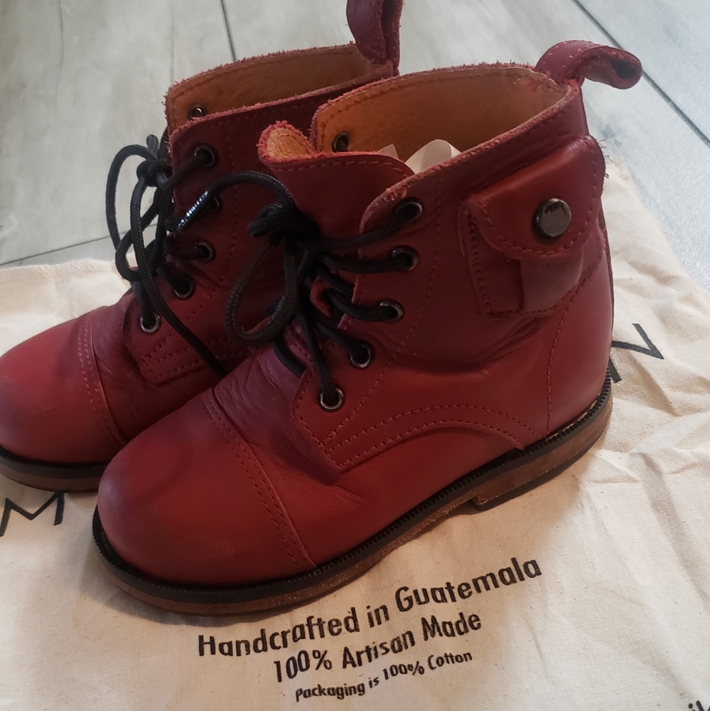 - Mikoleon Heirloom Boots